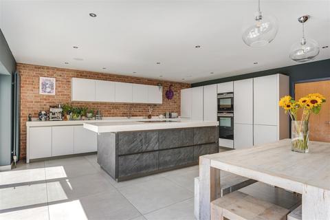 21 Carnaby Road, Broxbourne, EN10 7EG