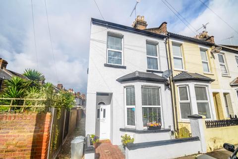 2 bedroom end of terrace house for sale, Chinchilla Road, Southend-On-Sea SS1