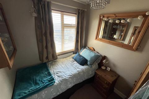 3 bedroom semi-detached house for sale, Carrick Close, Chippenham