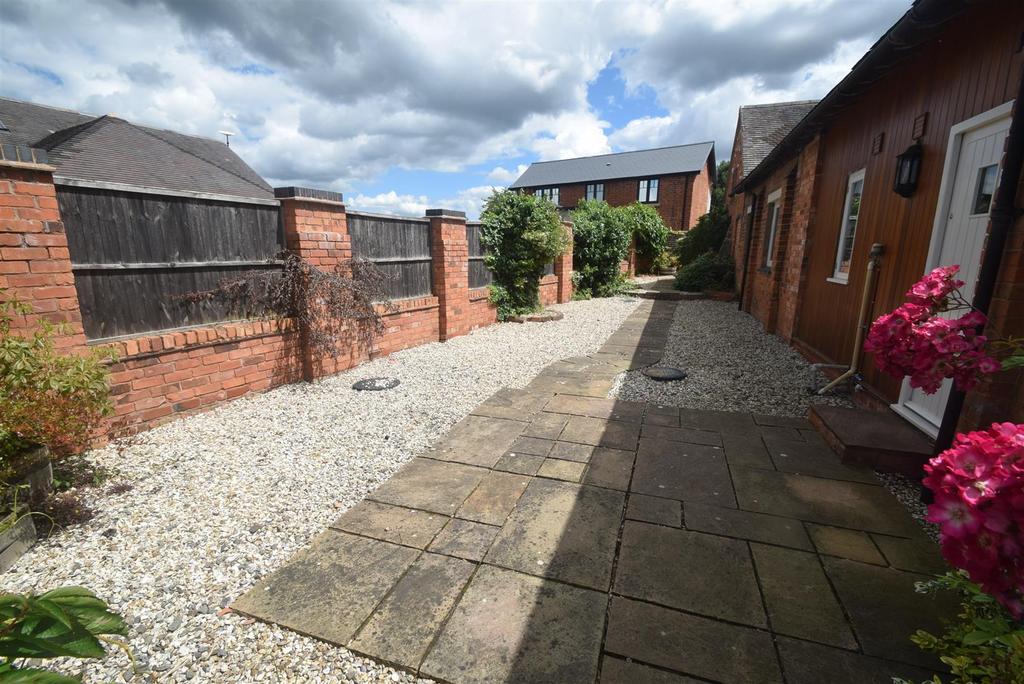 Rear Patio Area.JPG