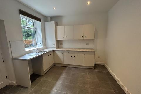 19 Thomas Street, Lees, Oldham, OL4 5DA