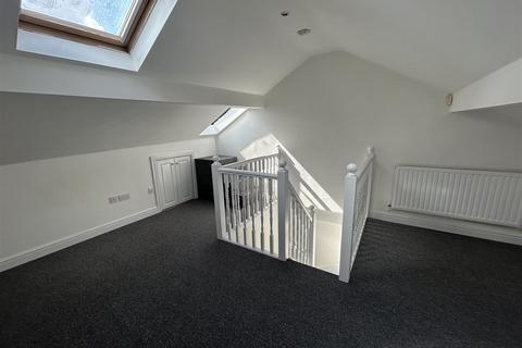 19 Thomas Street, Lees, Oldham, OL4 5DA