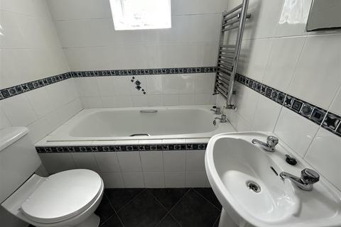 19 Thomas Street, Lees, Oldham, OL4 5DA