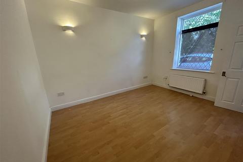 19 Thomas Street, Lees, Oldham, OL4 5DA