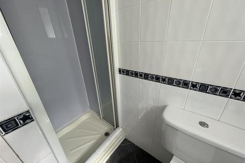19 Thomas Street, Lees, Oldham, OL4 5DA