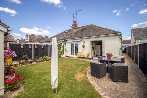 2 bedroom semi-detached bungalow for sale, Leicester Avenue, Rochford SS4