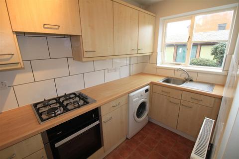 3 bedroom link detached house to rent, Meadow Close, Nottingham
