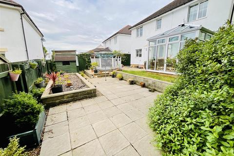 4 bedroom detached house for sale, Clos Yr Ysgol, Stebonheath, Llanelli