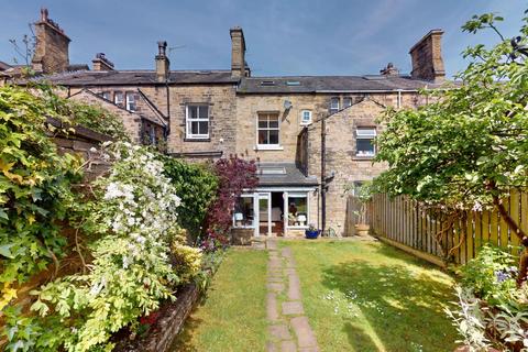4 bedroom terraced house to rent, Gargrave Road, Skipton