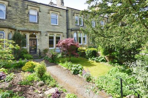 4 bedroom terraced house to rent, Gargrave Road, Skipton