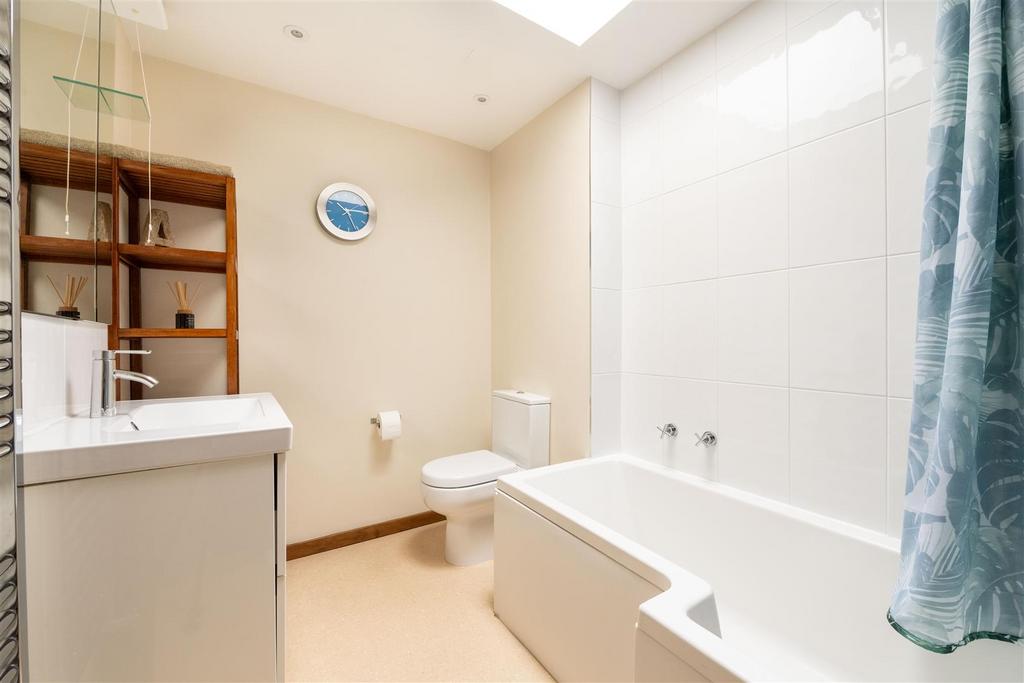 13 Cranbourne Avenue, Hitchin-24.jpg