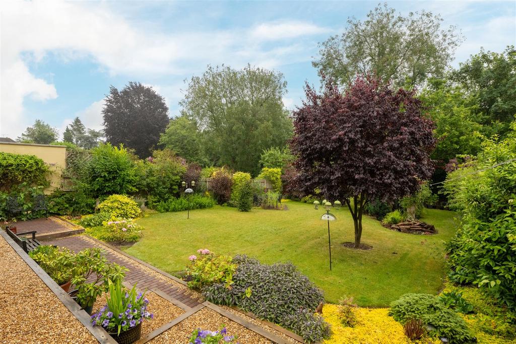 13 Cranbourne Avenue, Hitchin-29.jpg