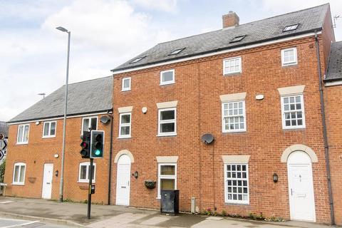 4 bedroom townhouse to rent, High Street, Husbands Bosworth, Lutterworth