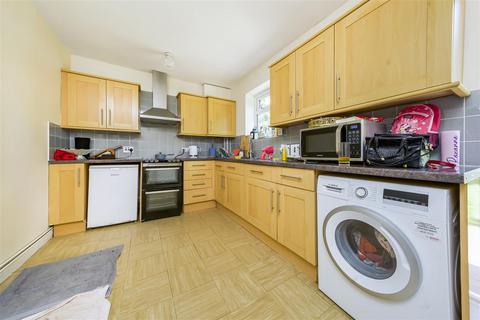 56 Meadway, Twickenham, TW2 6PQ