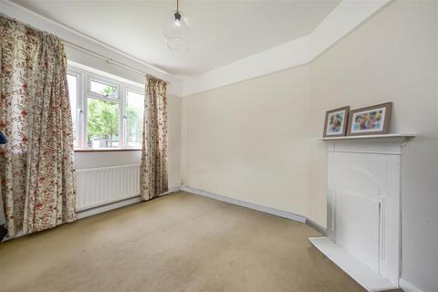 56 Meadway, Twickenham, TW2 6PQ