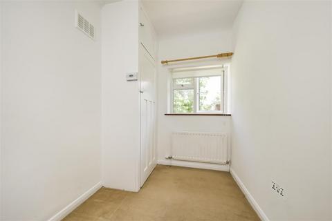 56 Meadway, Twickenham, TW2 6PQ
