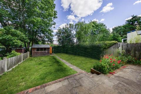 56 Meadway, Twickenham, TW2 6PQ