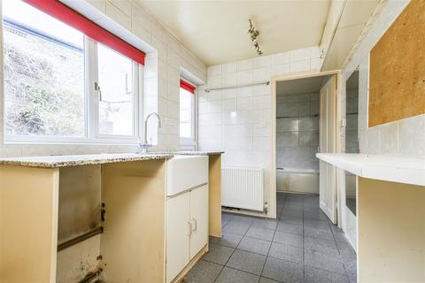 34 Albion Road, Twickenham, TW2 6QJ