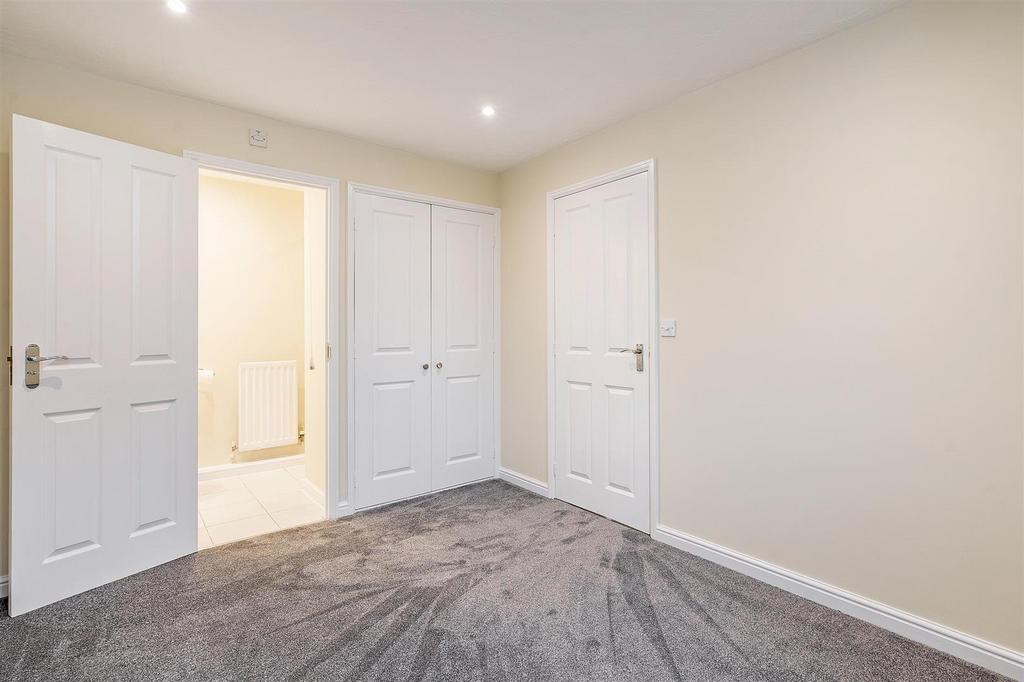 Bedroom 1.jpg