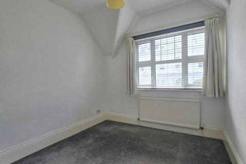 2 bedroom flat to rent, Compton Street, Eastbourne BN21