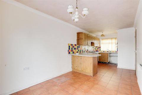 2 bedroom terraced house for sale, Kelso Gardens, The Meadows NG2