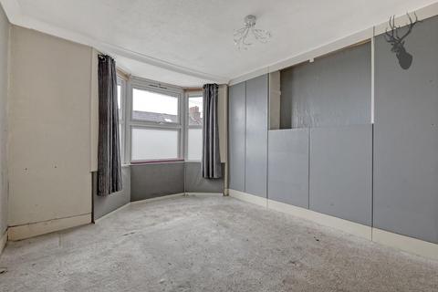 2 Bower Vale, Epping, CM16 7AS
