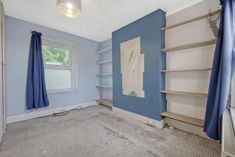 2 Bower Vale, Epping, CM16 7AS
