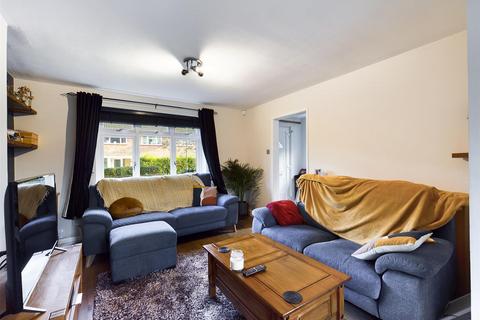10 Crossways Close, Crawley, RH10 1QN