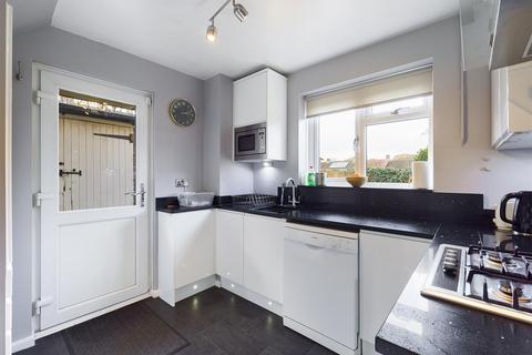 10 Crossways Close, Crawley, RH10 1QN