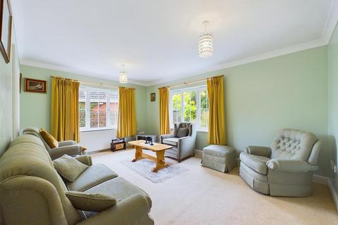 5 Barrack Close, East Tuddenham, Dereham, NR20 3LU