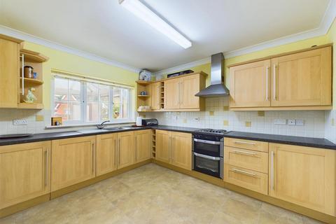 5 Barrack Close, East Tuddenham, Dereham, NR20 3LU