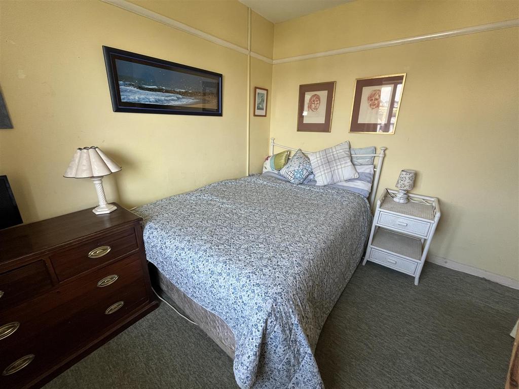 Bed 3.JPG