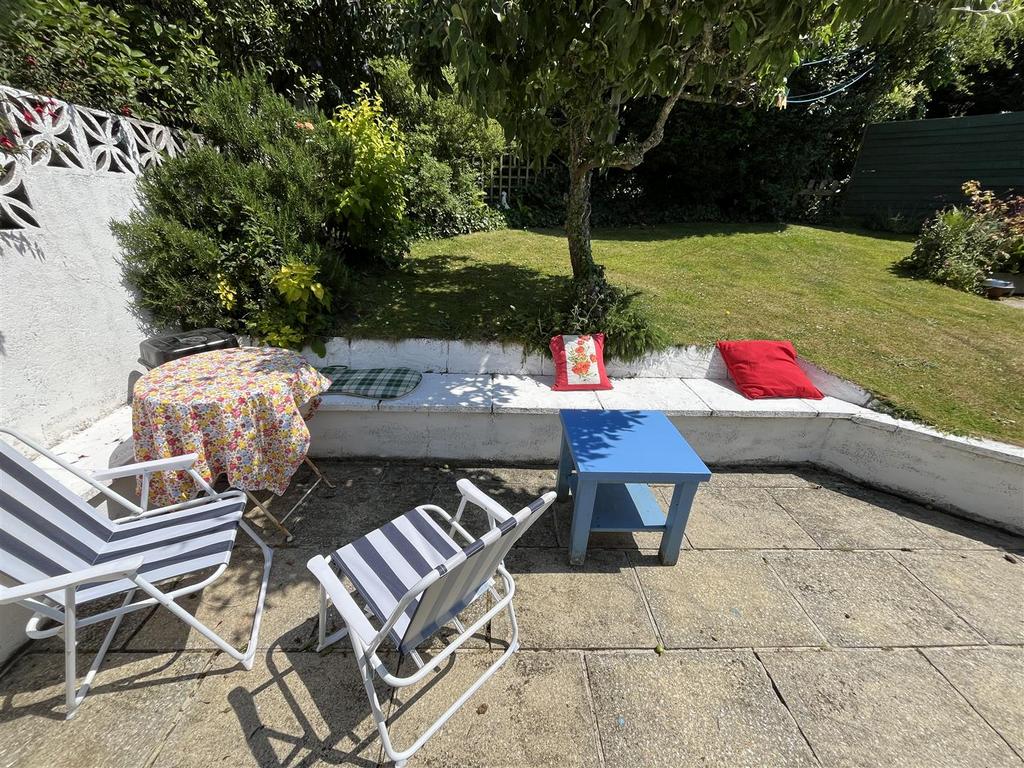 Front garden.JPG