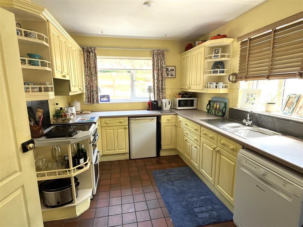Dining area.JPG