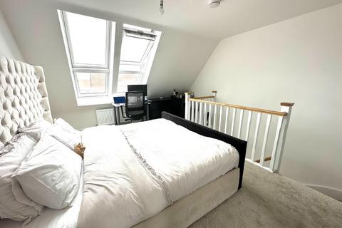 29 Farmyard Close, Northampton, NN3 8BU