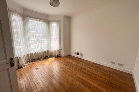 3 bedroom house for sale, Water Lane, Ilford