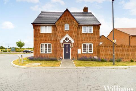 3 bedroom detached house for sale, Aragon Way, Broughton HP22