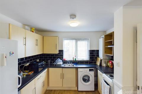 4 bedroom house to rent, Coolfin Road, London E16