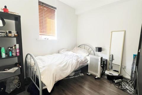 1 bedroom house to rent, Westferry Road, London E14
