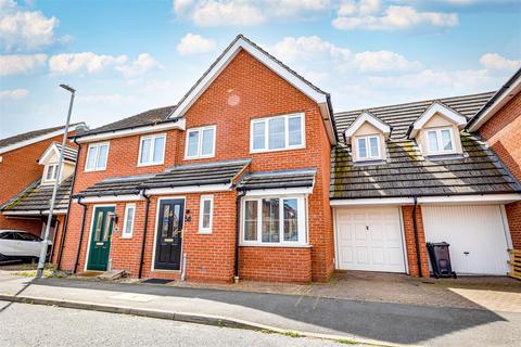 3 bedroom terraced house for sale, Williamsburg Avenue, Harwich