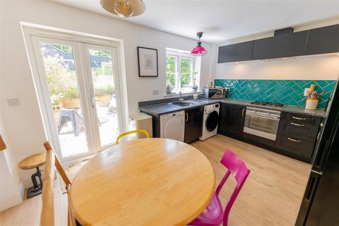 3 bedroom terraced house for sale, Williamsburg Avenue, Harwich