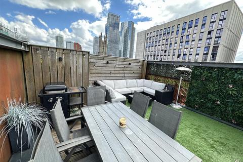 4 bedroom townhouse for sale, Roof Gardens, Ellesmere Street, Manchester