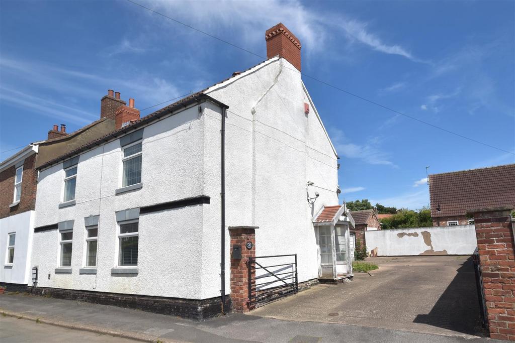 Bell Lane, Rawcliffe, Goole 3 bed detached house for sale £265,000