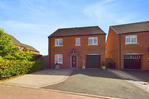 4 bedroom detached house for sale, Meadow Fields, Burton-On-Trent DE13