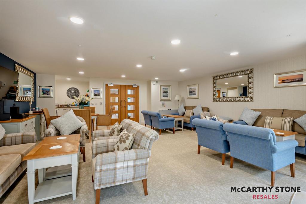 8609641-interior04-800.JPG
