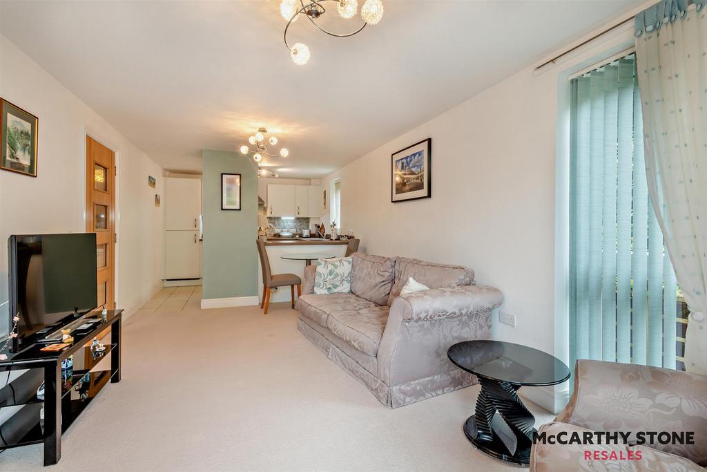 8609641-interior16-800.JPG
