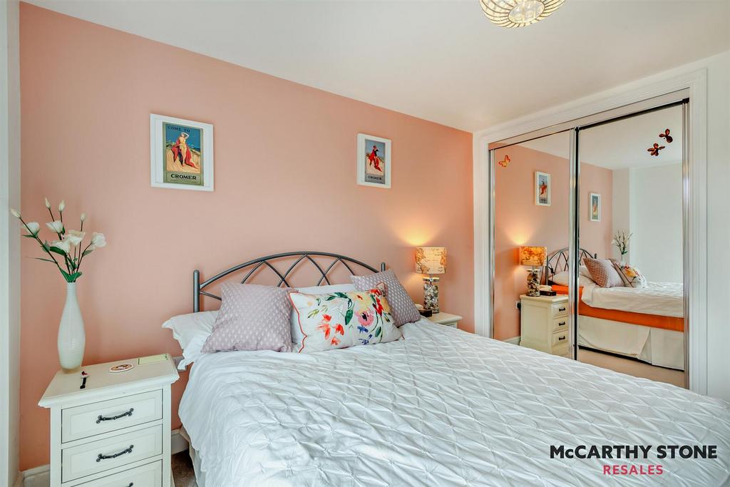 8609641-interior10-800.JPG
