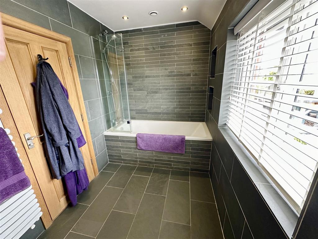 En suite bathroom