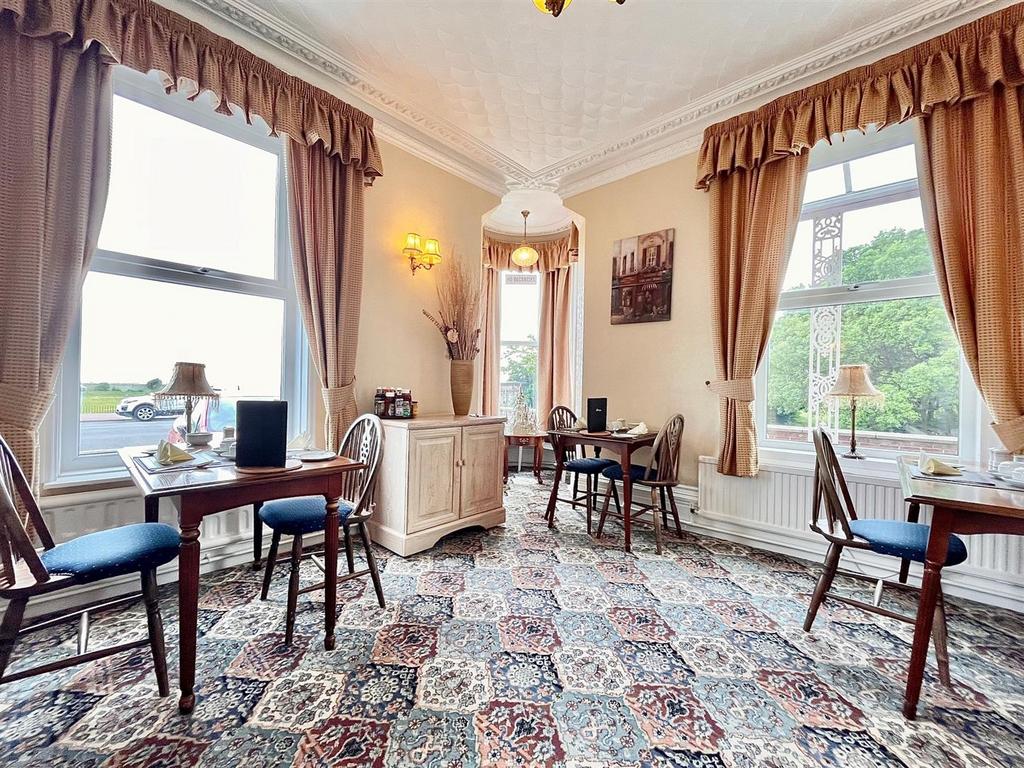 Guest Breakfast /Dining Room