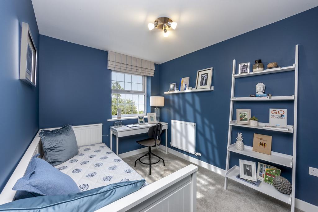 Study henley 5 bedroom home